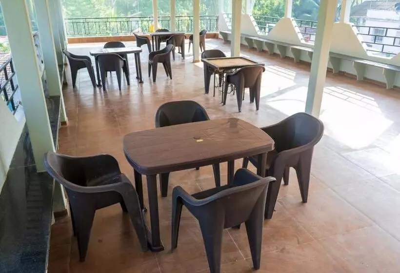 Hotelli Anandvan Beach Resort