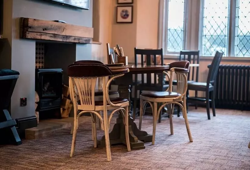 Hotelli Cat & Lion Country Pub And