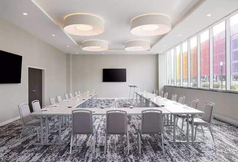 ホテル Hampton Inn & Suites Rochester Downtown