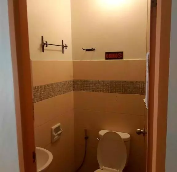 Hotelli Oyo 916 Angel S Boardrooms