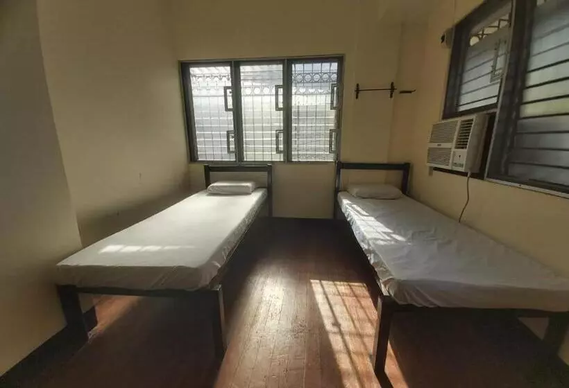 Hotelli Oyo 916 Angel S Boardrooms