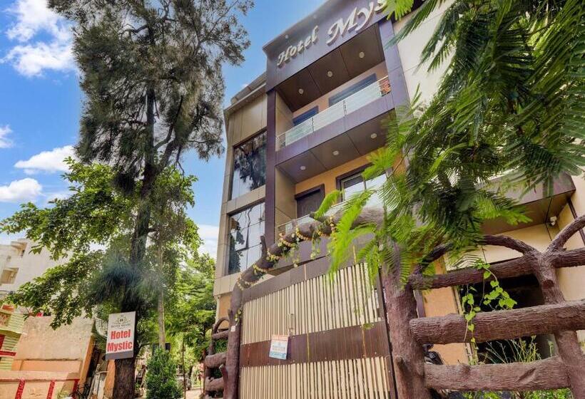 בית מלון כפרי Oyo Flagship 70371 Mystic