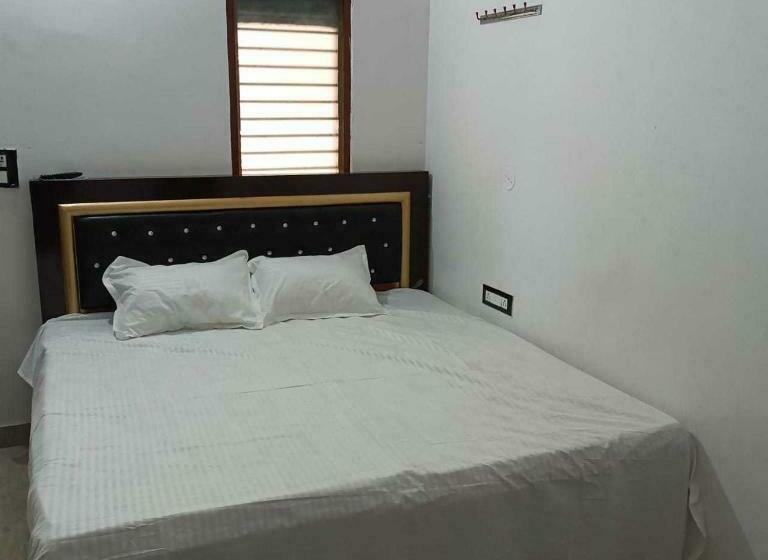 בית מלון כפרי Pop 70381 Welcome Inn