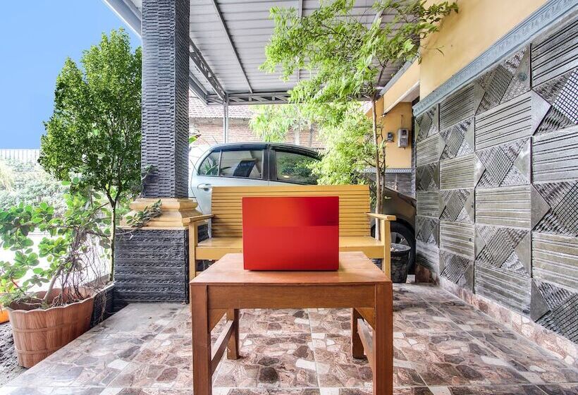 Hotell Spot On 91935 Hellena Guesthouse