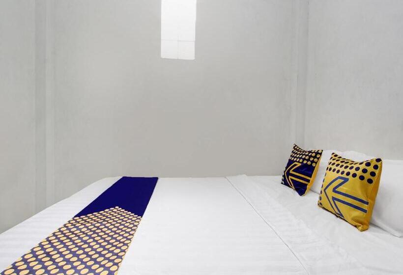 Hotell Spot On 91935 Hellena Guesthouse