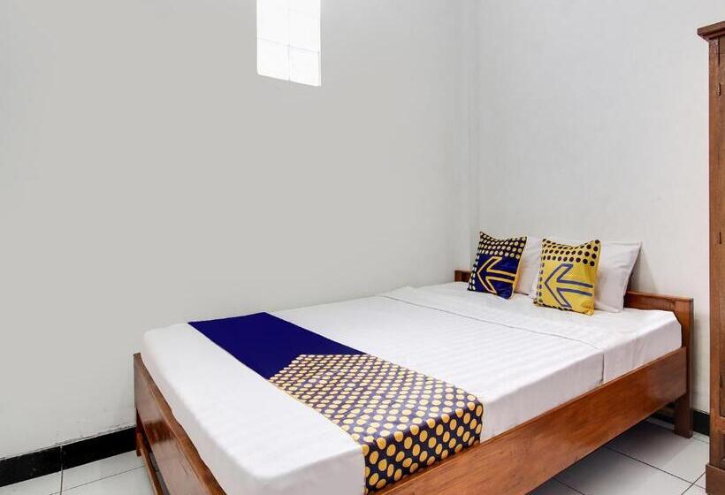 Hotell Spot On 91935 Hellena Guesthouse