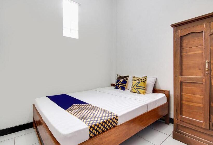 Hotell Spot On 91935 Hellena Guesthouse