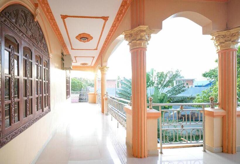 هتل Villa Kampot Cafe