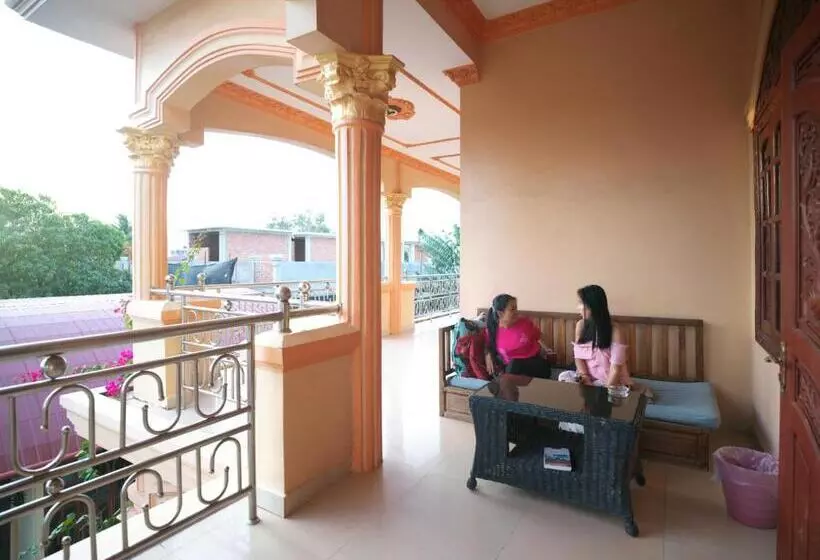 هتل Villa Kampot Cafe