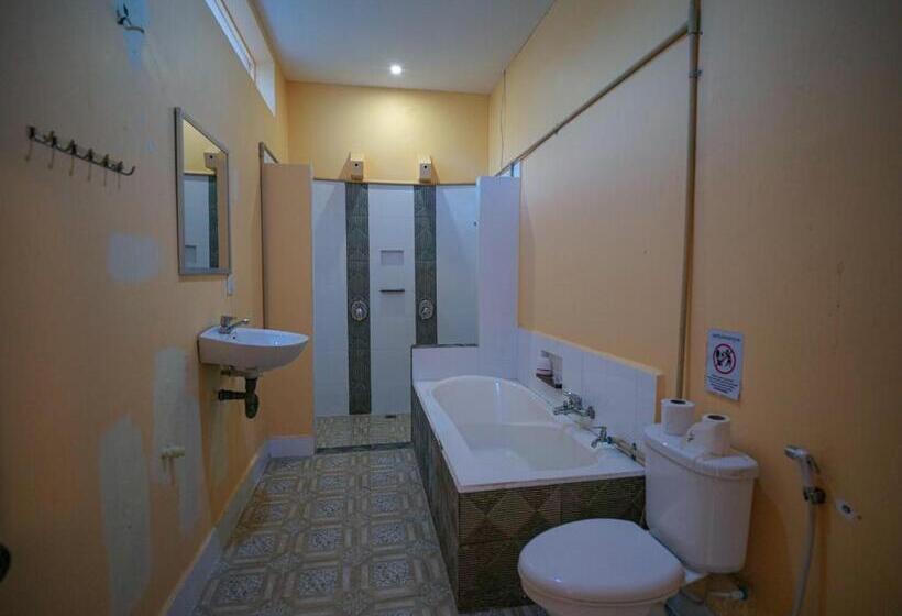 هتل Villa Kampot Cafe