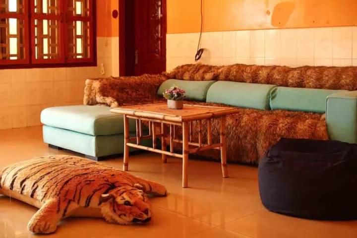 هتل Villa Kampot Cafe