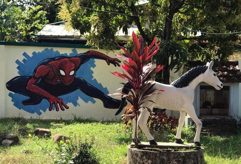 هتل Villa Kampot Cafe