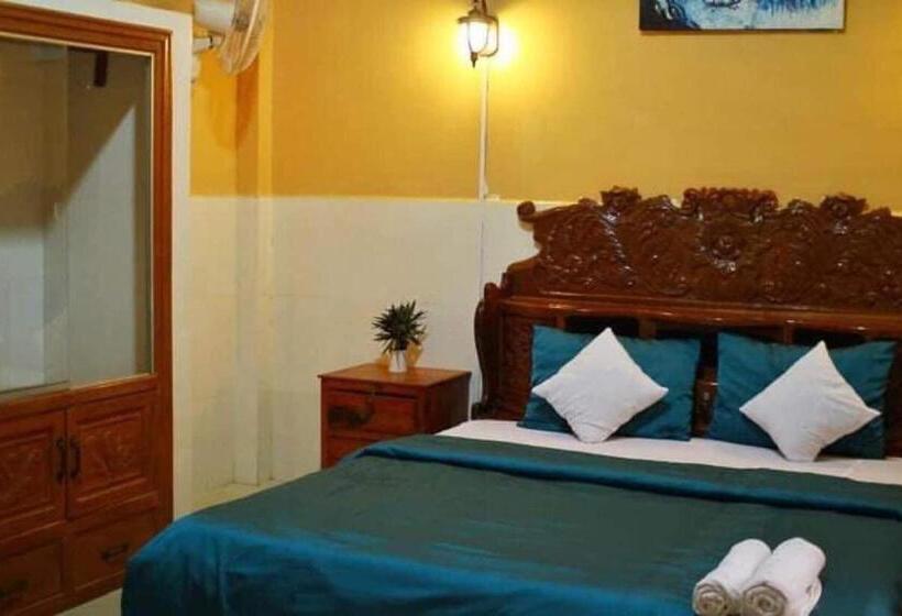 هتل Villa Kampot Cafe