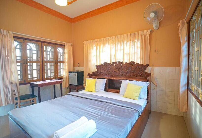 هتل Villa Kampot Cafe