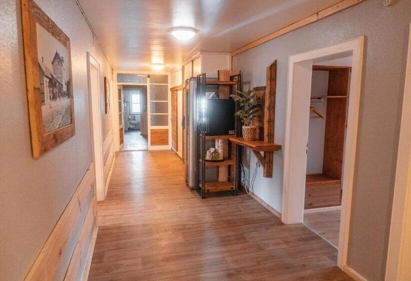 پانسیون Hostel   Ron`s Guesthouse