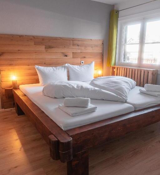 پانسیون Hostel   Ron`s Guesthouse