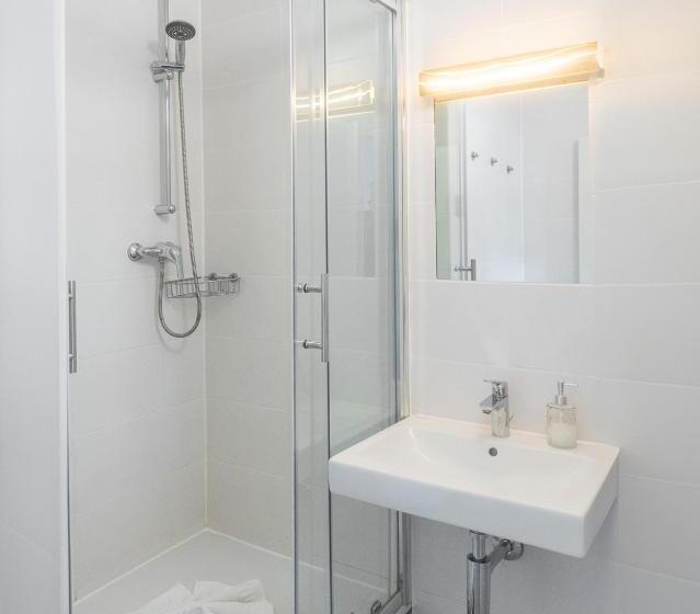 پانسیون Hostel   Ron`s Guesthouse