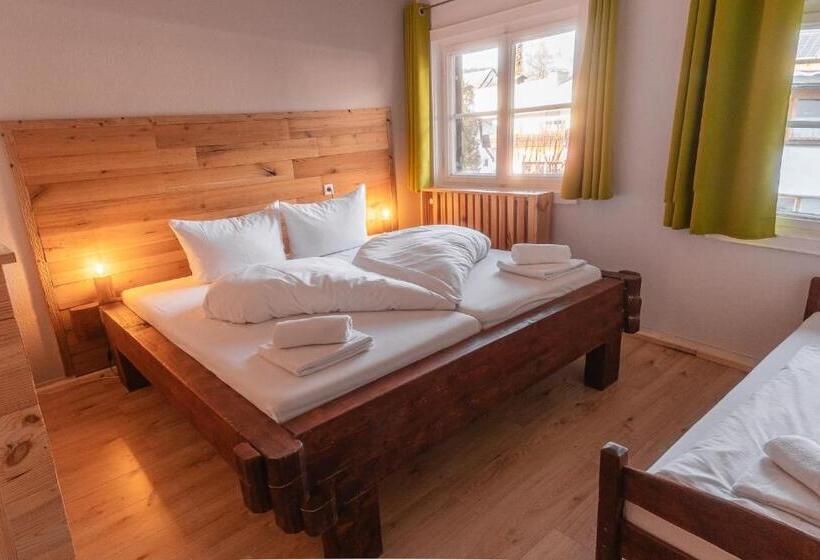 پانسیون Hostel   Ron`s Guesthouse