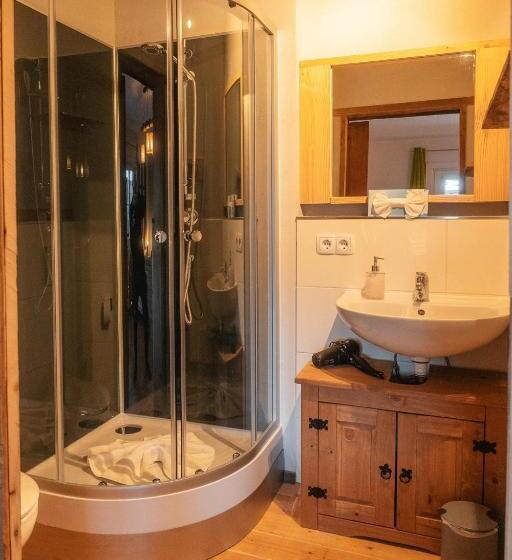 پانسیون Hostel   Ron`s Guesthouse