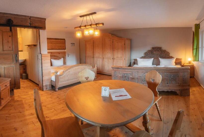 پانسیون Hostel   Ron`s Guesthouse