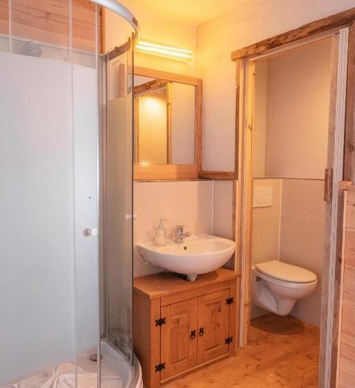 پانسیون Hostel   Ron`s Guesthouse