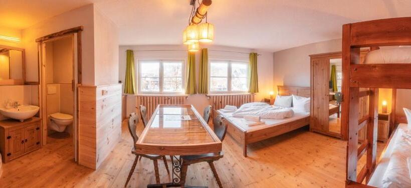 پانسیون Hostel   Ron`s Guesthouse