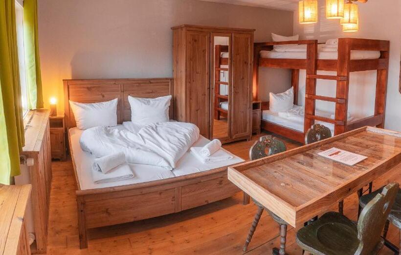 پانسیون Hostel   Ron`s Guesthouse