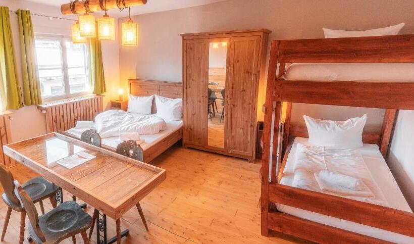 پانسیون Hostel   Ron`s Guesthouse