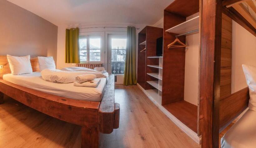 پانسیون Hostel   Ron`s Guesthouse