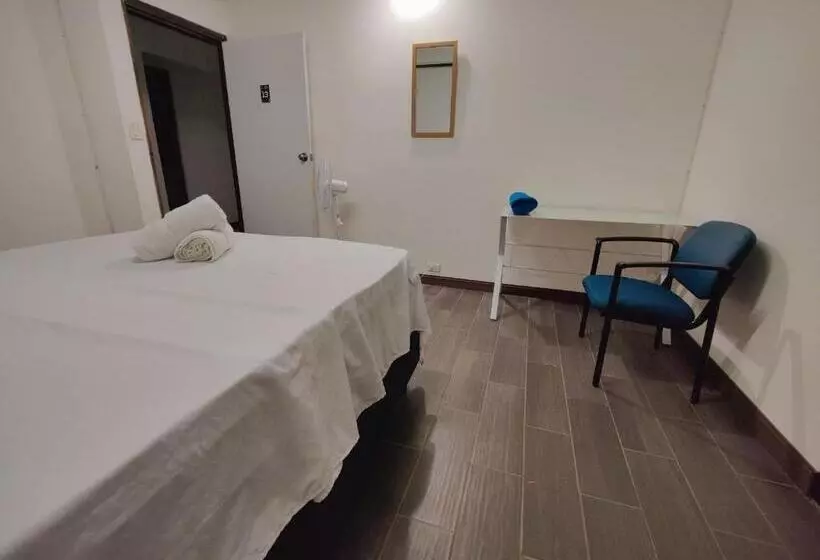 ベッドアンドブレックファースト Casa Escalante Hostel