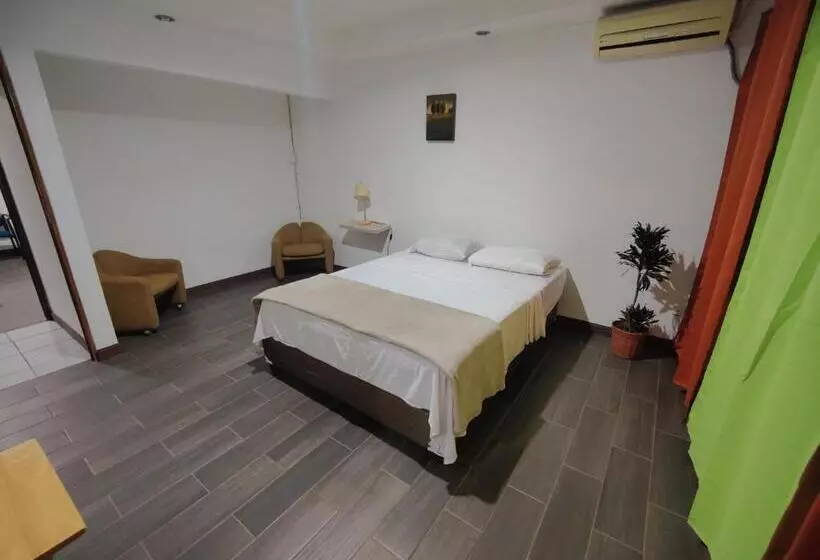 ベッドアンドブレックファースト Casa Escalante Hostel