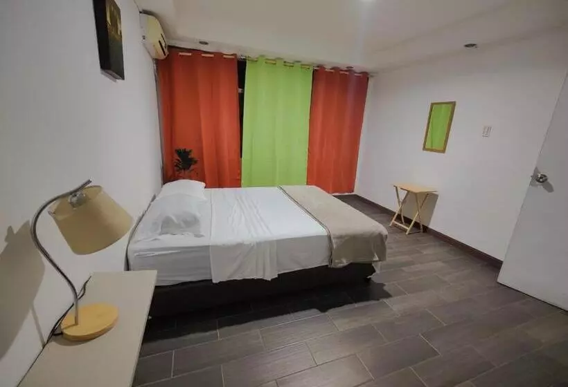 ベッドアンドブレックファースト Casa Escalante Hostel