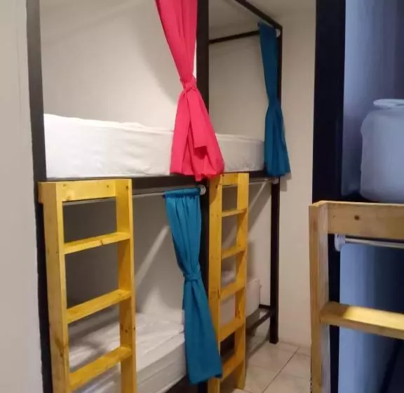ベッドアンドブレックファースト Casa Escalante Hostel