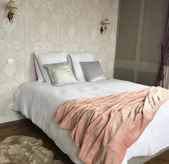 مبيت وإفطار Mercier De Montigny   Les Chambres Du Beffroi   Spa Et Massage