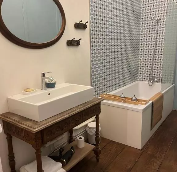 ベッドアンドブレックファースト Mercier De Montigny   Les Chambres Du Beffroi   Spa Et Massage