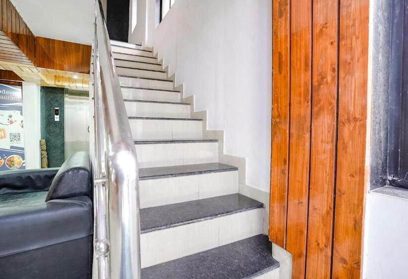 Fabhotel Vrundavan, Athwa