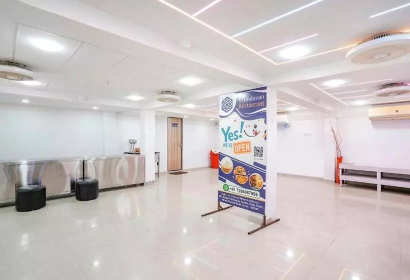 Fabhotel Vrundavan, Athwa