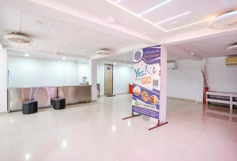 Fabhotel Vrundavan, Athwa