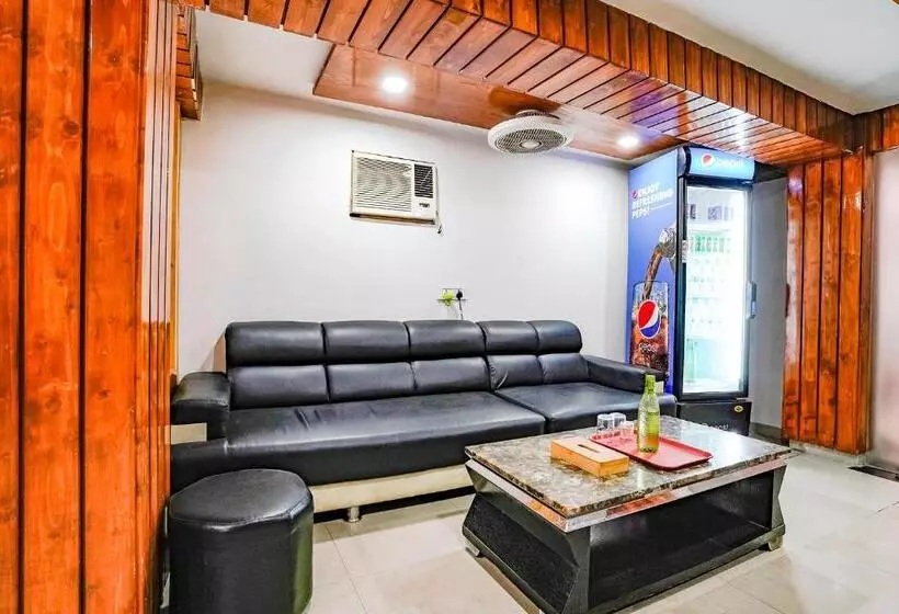 Fabhotel Vrundavan, Athwa