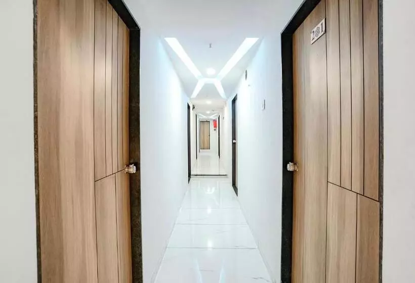 Fabhotel Vrundavan, Athwa