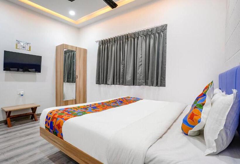 Fabhotel Vrundavan, Athwa