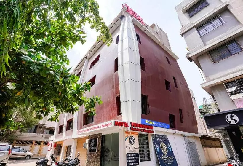 Fabhotel Vrundavan, Athwa