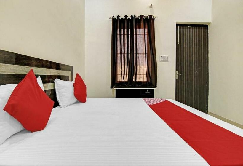 Flagship Hotel Jannat Near Rithala Metro Station