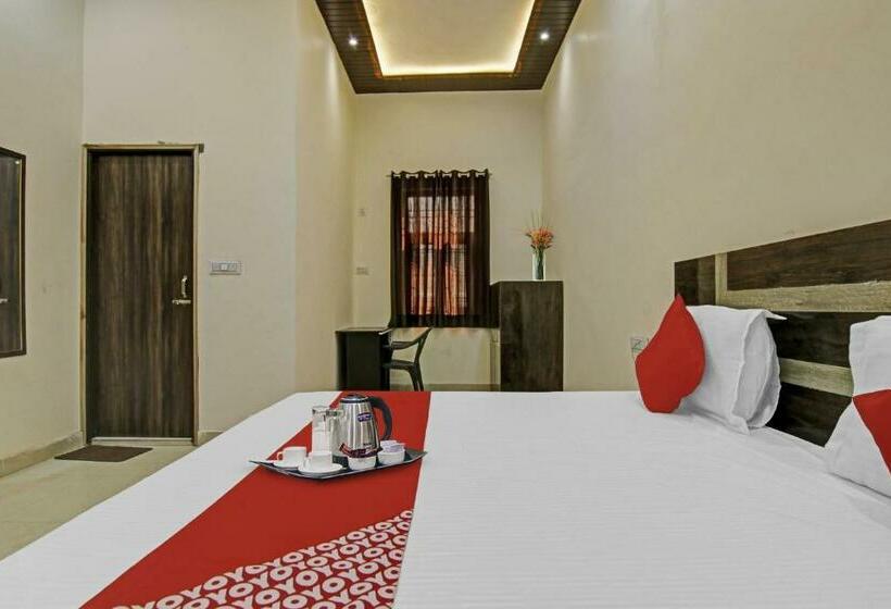 Flagship Hotel Jannat Near Rithala Metro Station