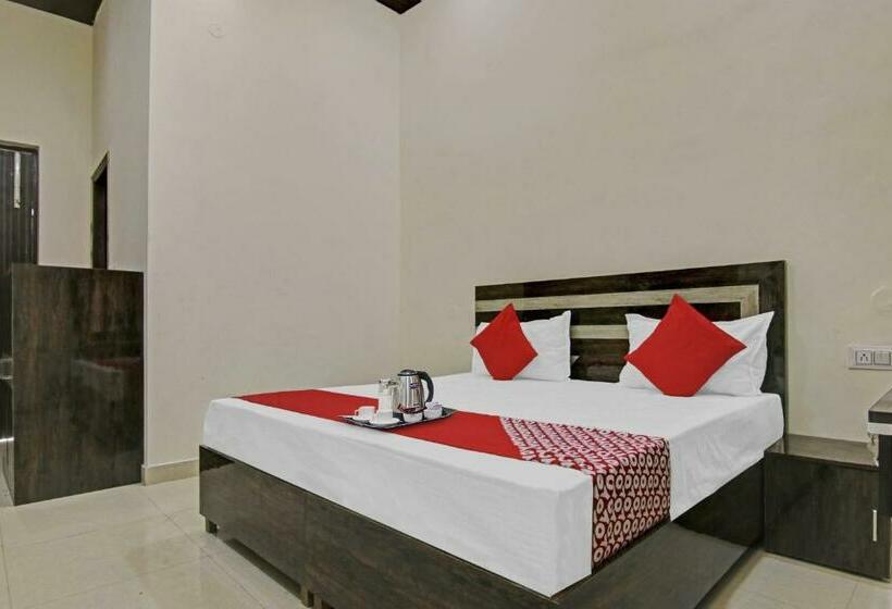 Flagship Hotel Jannat Near Rithala Metro Station