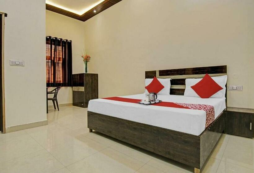 Flagship Hotel Jannat Near Rithala Metro Station