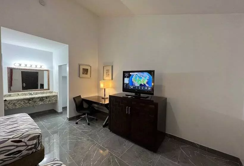 ホテル Bass Inn   Choke Canyon National Park