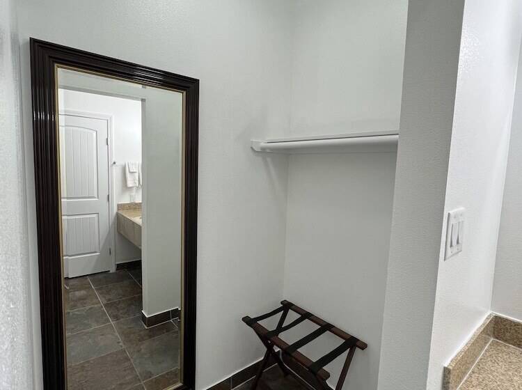 فندق Bass Inn Choke Canyon National Park