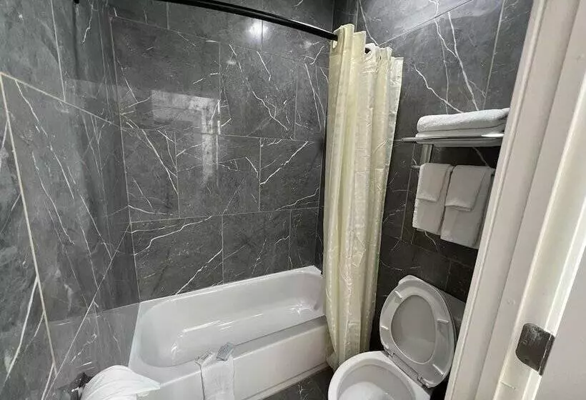 ホテル Bass Inn   Choke Canyon National Park