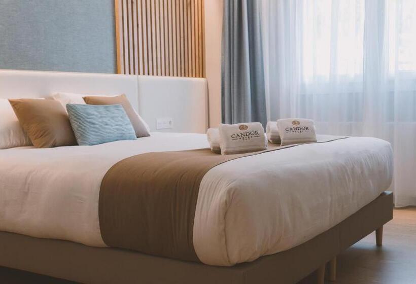 هتل Candor